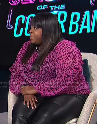 Loni’s pink leopard ruffle blouse on E! News Daily Pop