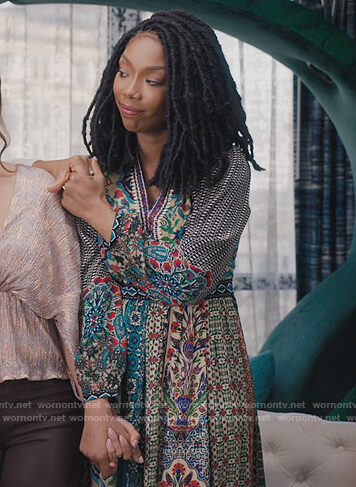 Naomi’s mixed floral print maxi dress on Queens