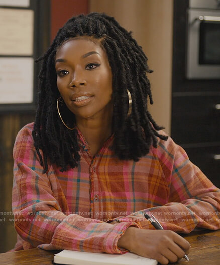 Naomi’s red plaid shirt on Queens