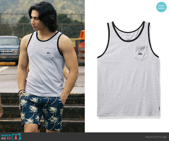 Quiksilver Comp Logo Pocket Tee worn by Johnny (Sebastian Amoruso) on I Know What You Did Last Summer