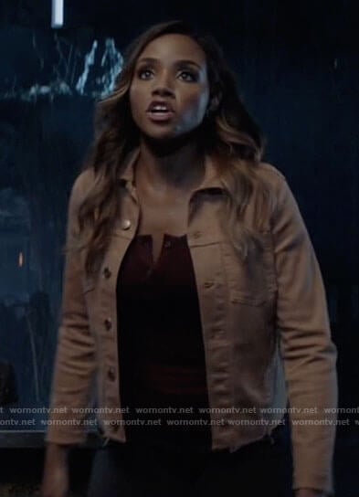 Sophie’s beige denim jacket on Batwoman