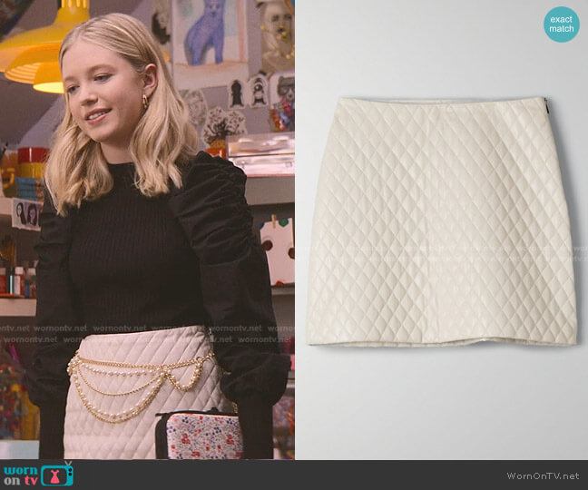 Sunday Best Flynn Skirt worn by Stacey McGill (Shay Rudolph) on The Baby-Sitters Club