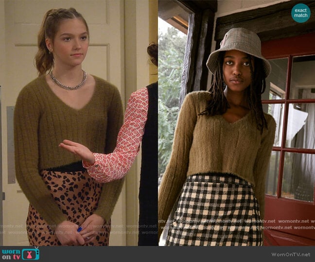 Urban Outfitters Fuzzy Cropped Sweater worn by Presley (Jayden Bartels) on Side Hustle