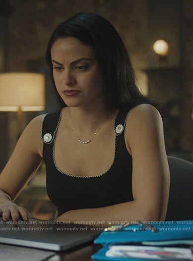 Veronica’s black contrast trim tank top on Riverdale