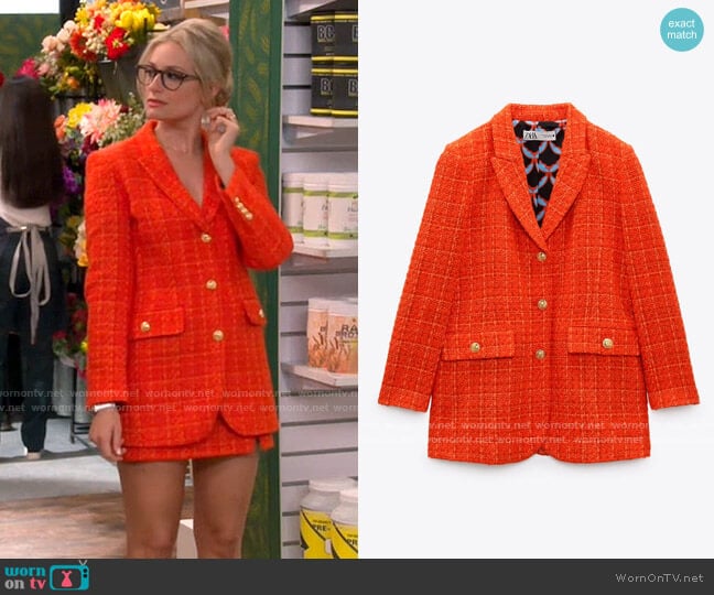Zara Printed Lining Fitted Jacket worn by Gemma (Beth Behrs) on The Neighborhood
