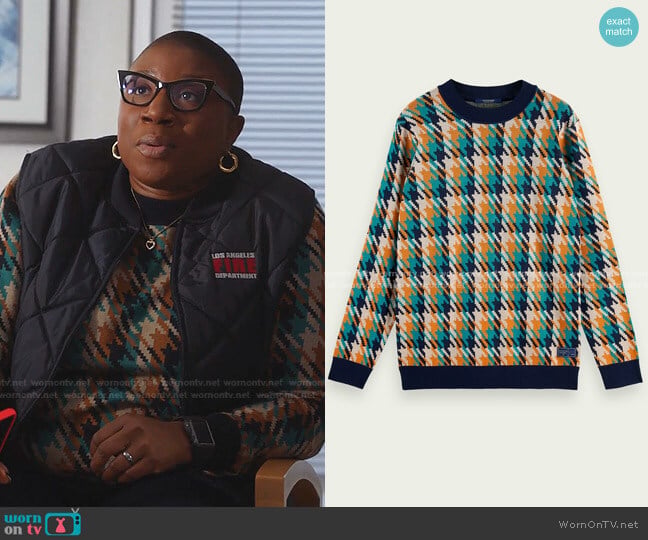 Scotch and Soda Checked crewneck wool-blend sweater worn by Henrietta Wilson (Aisha Hinds) on 9-1-1