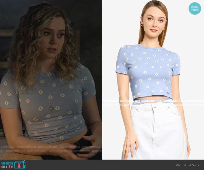 Hollister Wrap Hem Baby Tee worn by Courtney Whitemore (Brec Bassinger) on Stargirl