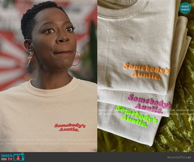 MindfulFee Au Naturel Tee worn by Molly Carter (Yvonne Orji) on Insecure