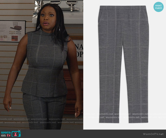 Theory Treeca Pull Pants worn by Jill (Naturi Naughton) on Queens