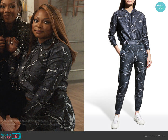 Ultracor Marbled-Pattern Hoodie worn by Jill (Naturi Naughton) on Queens