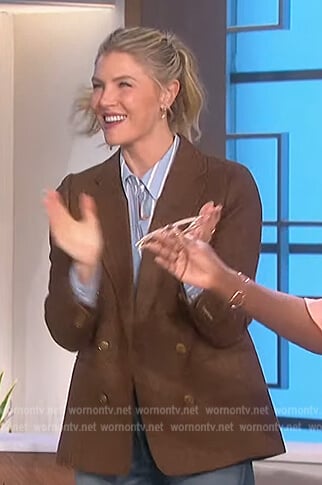 Amanda’s brown herringbone blazer on The Talk
