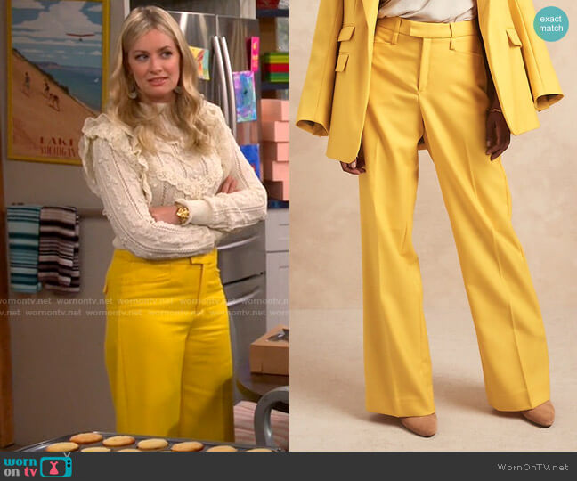 Banana Republic High-Rise Wide-Leg Italian Wool Pant in Going Bananas worn by Gemma (Beth Behrs) on The Neighborhood