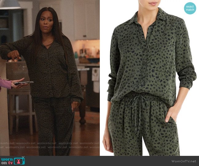 Bella Dahl Printed Rounded Hem Button Down Shirt worn by Brianna (Eve) on Queens