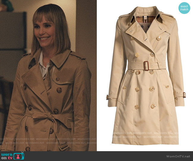Burberry Heritage Chelsea Mid-Length Trench Coat