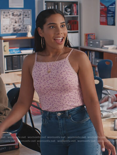 Daisy’s pink floral cami on Saved By The Bell