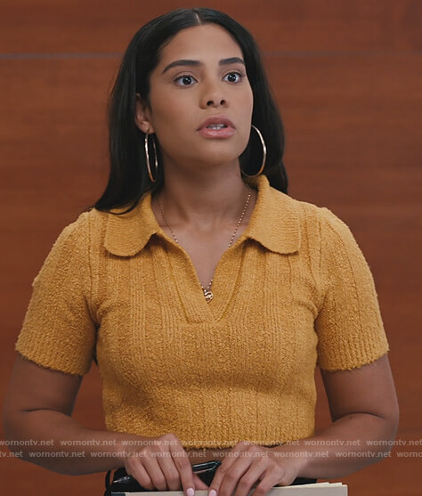 Daisy’s yellow textured cropped polo on Saved By The Bell