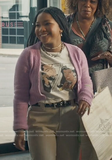 Delilah’s comic graphic tee on The Equalizer