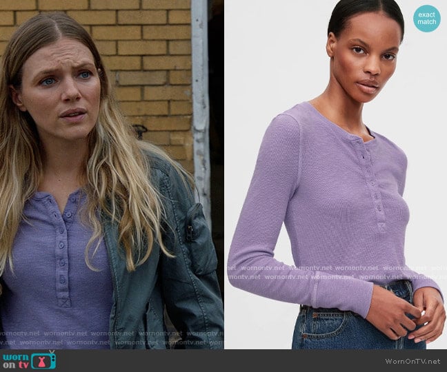 Gap Ribbed Henley T-shirt worn by Hailey Upton (Tracy Spiridakos) on Chicago PD