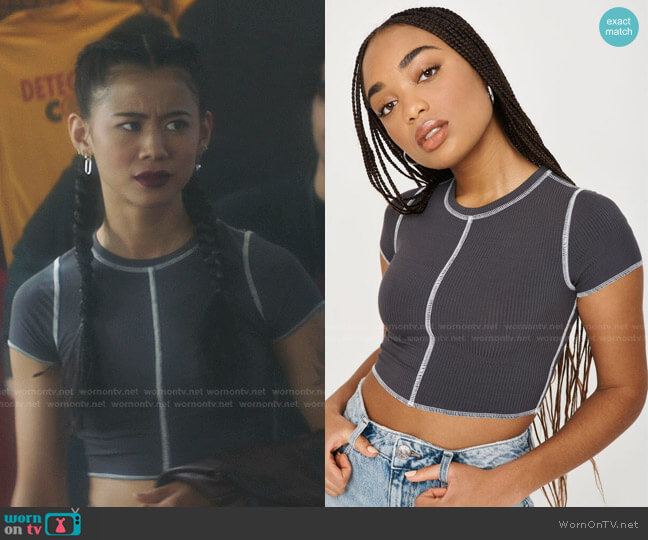 Garage Exposed Seams Stormi Tee worn by George Fan (Leah Lewis) on Nancy Drew