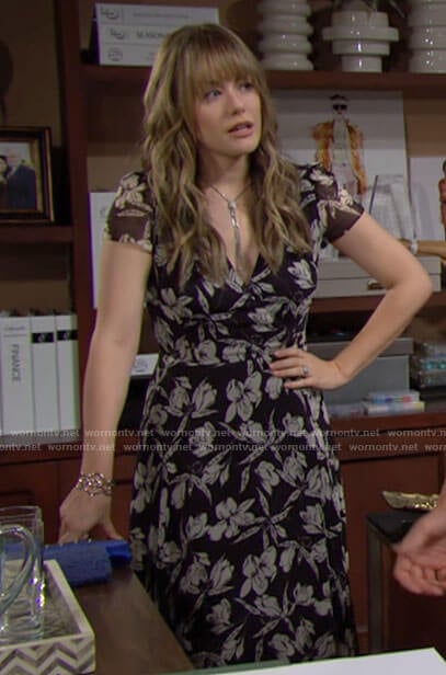 Hope’s floral short sleeve dress on The Bold and the Beautiful