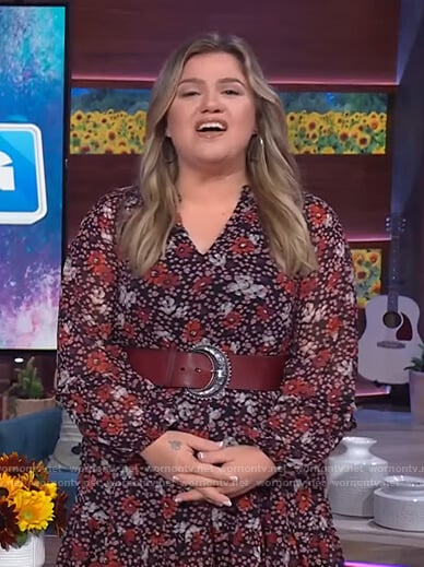 Kelly’s floral print v-neck dress on The Kelly Clarkson Show