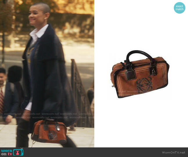 Loewe Amazona Suede Handbag worn by Julien Calloway (Jordan Alexander) on Gossip Girl