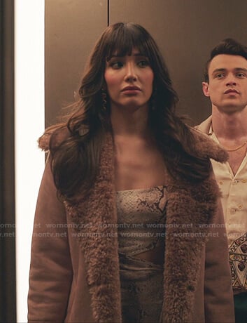 Luna’s pink shearling suede coat on Gossip Girl