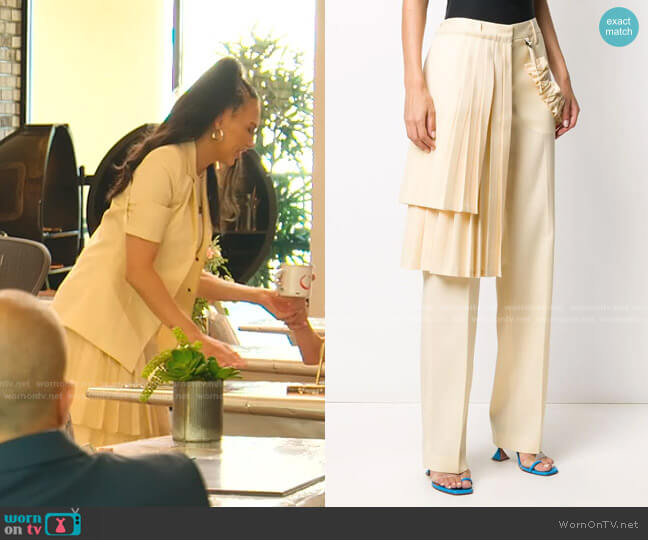 Off-White Pleated Panel Tailored Trousers worn by Amanza Smith on Selling Sunset