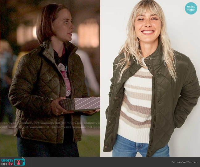 Old Navy Lightweight Diamond-Quilted Nylon Puffer Jacket worn by Kimberly Finkle (Pauline Chalamet) on The Sex Lives of College Girls