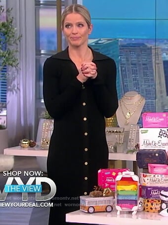 Sara’s black button down polo dress on The View