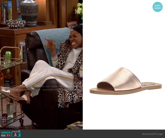 Steve Madden Grace Slide Sandal in Rose Gold worn by Tina Butler (Tichina Arnold) on The Neighborhood