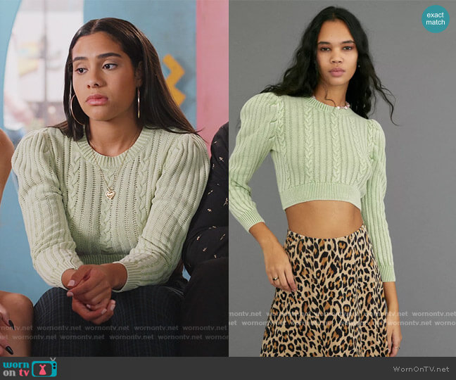 Urban Outfitters Cropped Cable Knit Sweater worn by Daisy (Haskiri Velazquez) on Saved By The Bell