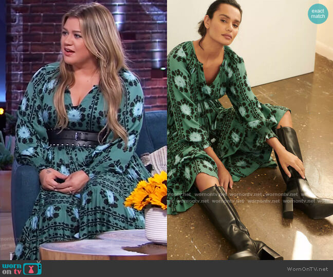 Anthropologie Emerald Midi Dress worn by Kelly Clarkson on The Kelly Clarkson Show