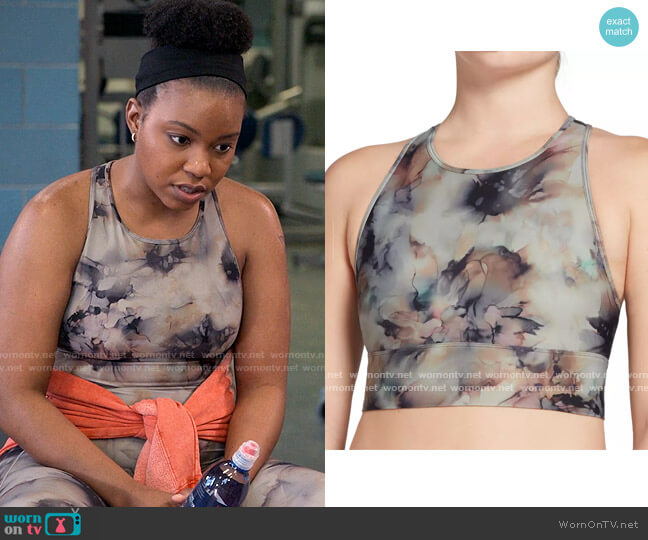 Calia by Carrie Underwood Made to Play Keyhole Sports Bra in Ink Dyed Floral Green worn by Willow (Renika Williams) on The Sex Lives of College Girls