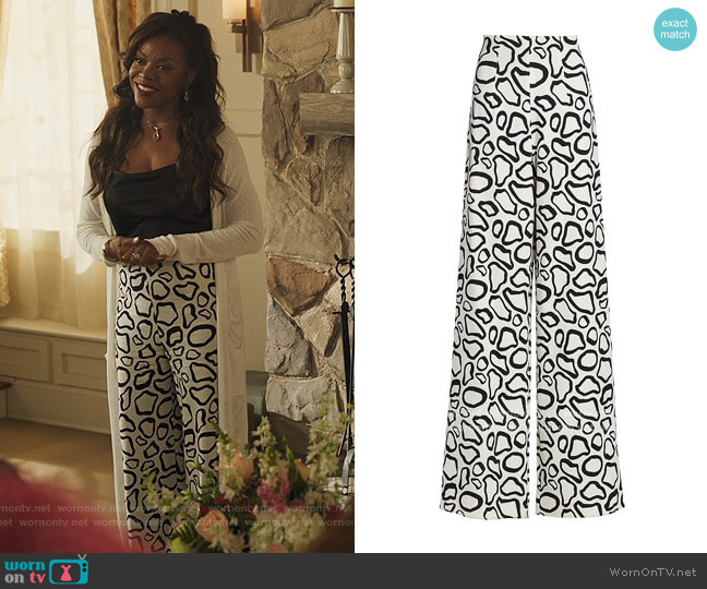 Sergio Hudson High-Waisted Giraffe Print Pants worn by Lauren Dupont (Rhyon Nicole Brown) on Our Kind of People