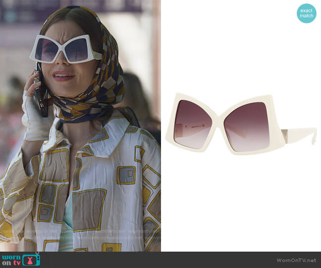 Valentino 4091 Sunglasses worn by Emily Cooper (Lily Collins) on Emily in Paris