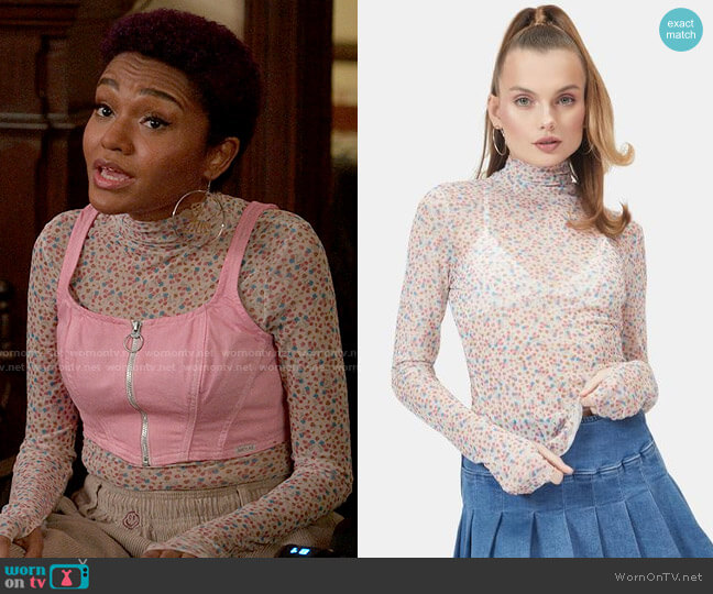 AFRM Zadie Top in Blush Spring Ditsy worn by Jocelyn (Lauren Lolo Spencer) on The Sex Lives of College Girls