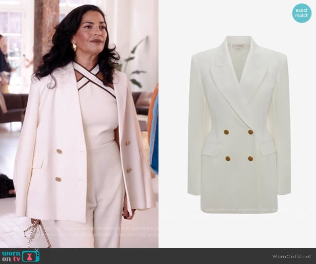 Alexander McQueen Double Breasted Cotton Gabardine Jacket in Optical White worn by Seema Patel (Sarita Choudhury) on And Just Like That