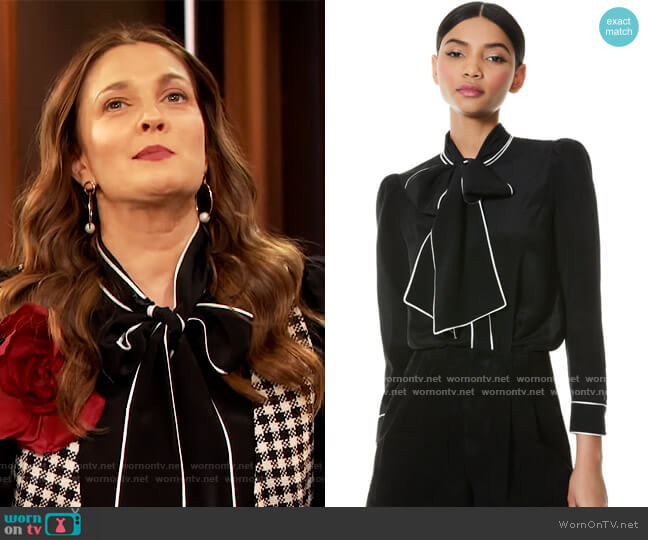 Alice + Olivia Jeannie Bow Collar Button Down Blouse worn by Drew Barrymore on The Drew Barrymore Show