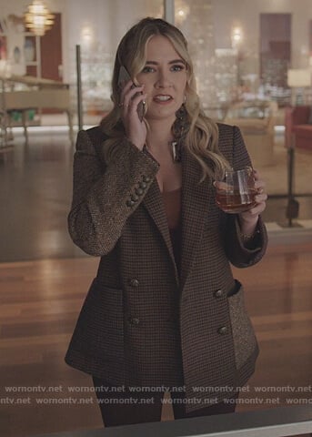 Amanda’s houndstooth double breasted blazer on Dynasty