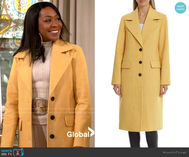 Avec Les Filles Single-Breasted Walker Coat in Ivory/Mustard worn by Tina Butler (Tichina Arnold) on The Neighborhood