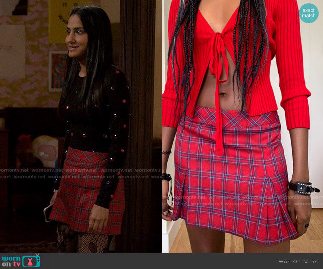 Delias by Dolls Kill Off the Walls Tartan Skirt worn by Bela Malhotra (Amrit Kaur) on The Sex Lives of College Girls