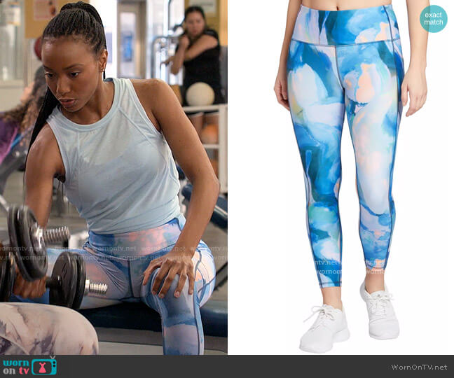 Dicks Sporting Goods Performace Leggings in Marbled Movement Ocean worn by Whitney Chase (Alyah Chanelle Scott) on The Sex Lives of College Girls
