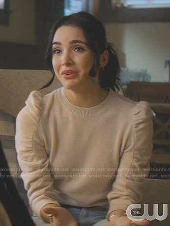Bess’s beige puff sleeve sweater on Nancy Drew