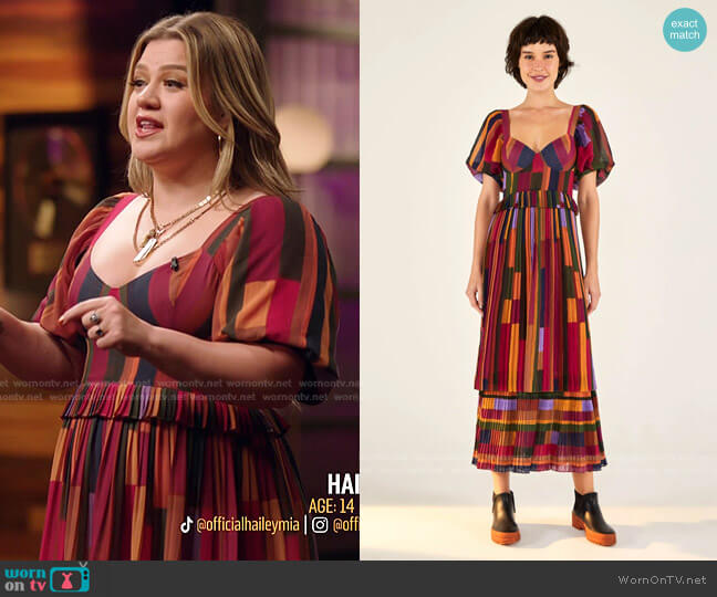 Farm Rio Pleated Midi Dress worn by Kelly Clarkson on The Voice
