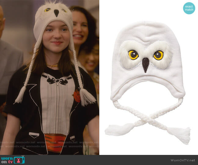 Harry Potter Hedwig Face Laplander Beanie worn by Rose / Rock Goldenblatt (Alexa Swinton) on And Just Like That