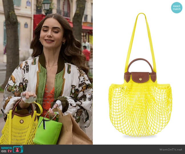 Longchamp Le Pliage Filet Knit Bag in Lemon worn by Emily Cooper (Lily Collins) on Emily in Paris
