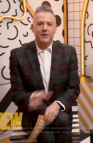 Ross’s plaid blazer on The Drew Barrymore Show