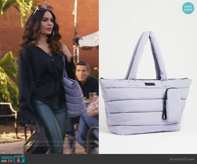 Ted Baker Quinsin Tote worn by Valeria (Nadine Velazquez) on Queens