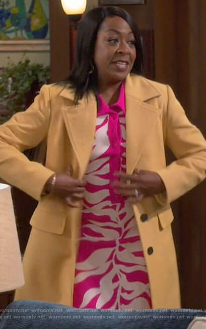 Tina’s pink printed maxi polo dress on The Neighborhood